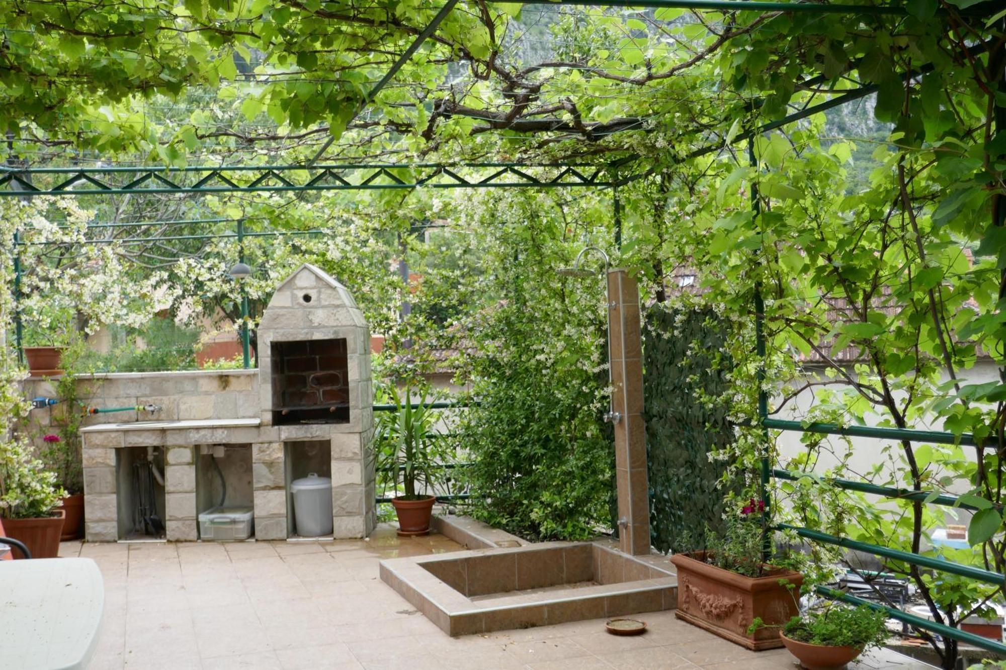 Ecohouse Risan Studio Экстерьер фото